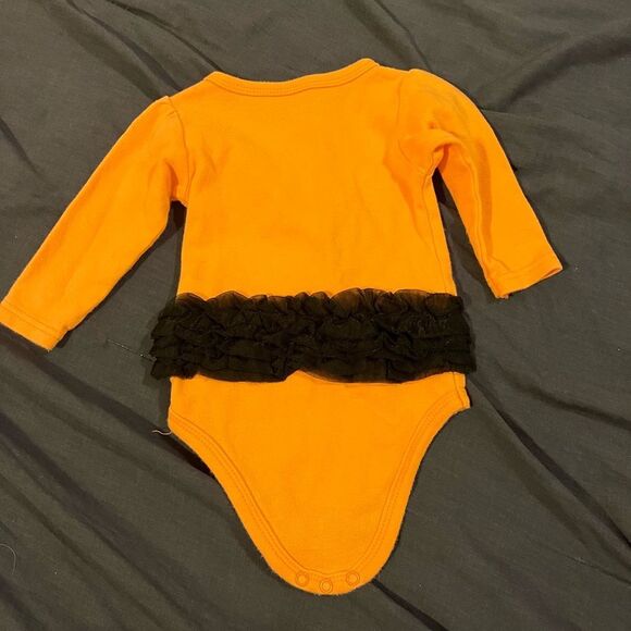 EUC 3-6m Halloween Long Sleeve Onesies (2pk) - Picture 5 of 5